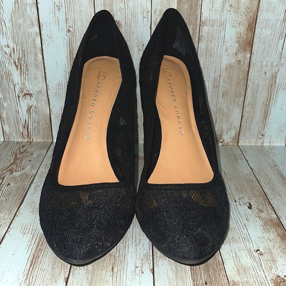 Lace Heels - Picture 2 of 7